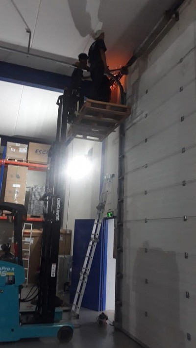 Service pintu garage door manual